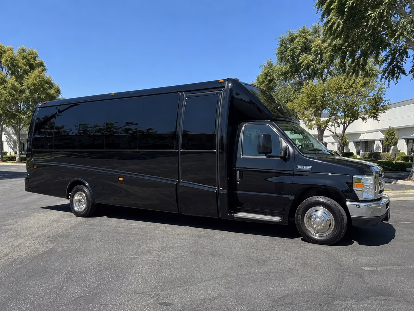 rent a santa clarita prom party bus or charter bus today