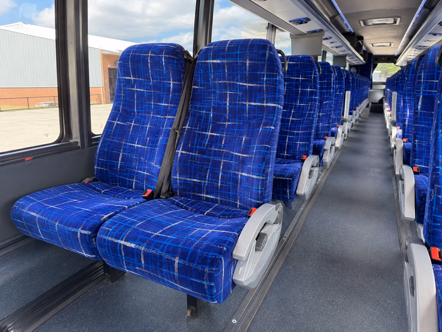 santa clarita construction and film crew shuttle buses